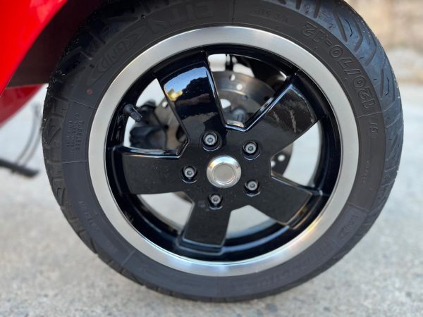 VESPA GTS 300 AÑO 2019 $4.900.000.- - Imagen 9