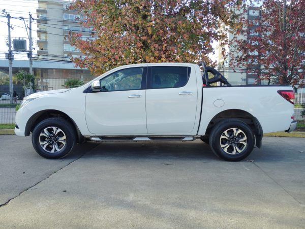 Z VENDIDA MAZDA BT50 4X4 DCAB SDX 2.2 AÑO 2018 $14.880.000.- - Imagen 3