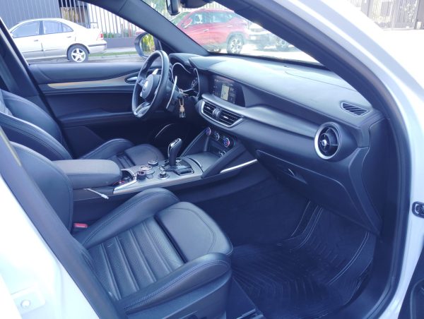 ALFA ROMEO STELVIO SUPER AWD 2023 VALOR $42.980.000.- - Imagen 15