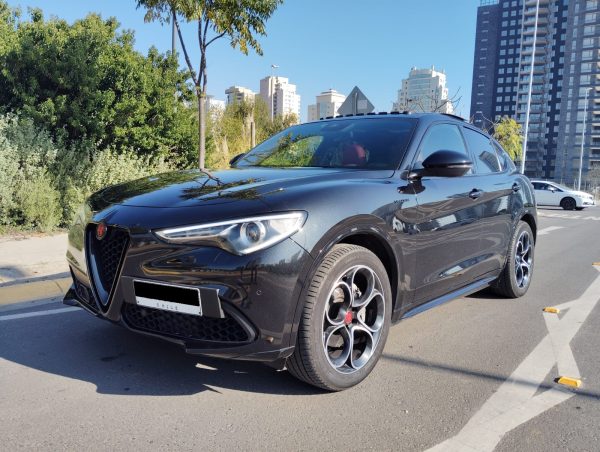 ALFA ROMEO STELVIO VELOCE SUPER AWD 2.0 AUT 2023 VALOR $37.980.000.- - Imagen 2