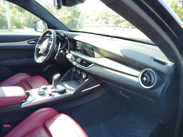 ALFA ROMEO STELVIO VELOCE SUPER AWD 2.0 AUT 2023 VALOR $37.980.000.- - Imagen 15