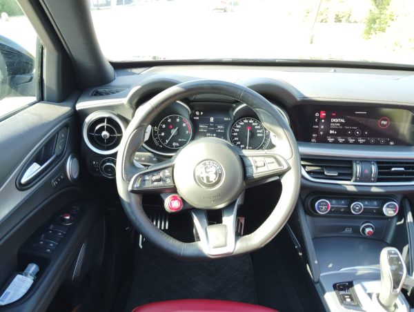 ALFA ROMEO STELVIO VELOCE SUPER AWD 2.0 AUT 2023 VALOR $37.980.000.- - Imagen 17