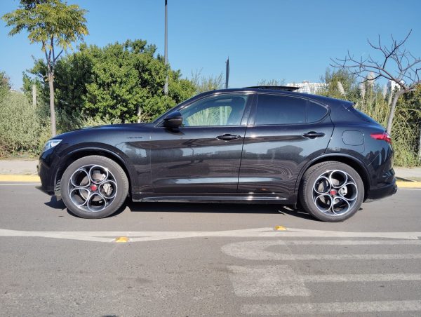 ALFA ROMEO STELVIO VELOCE SUPER AWD 2.0 AUT 2023 VALOR $37.980.000.- - Imagen 3