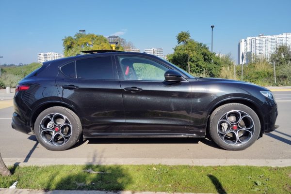 ALFA ROMEO STELVIO VELOCE SUPER AWD 2.0 AUT 2023 VALOR $37.980.000.- - Imagen 7