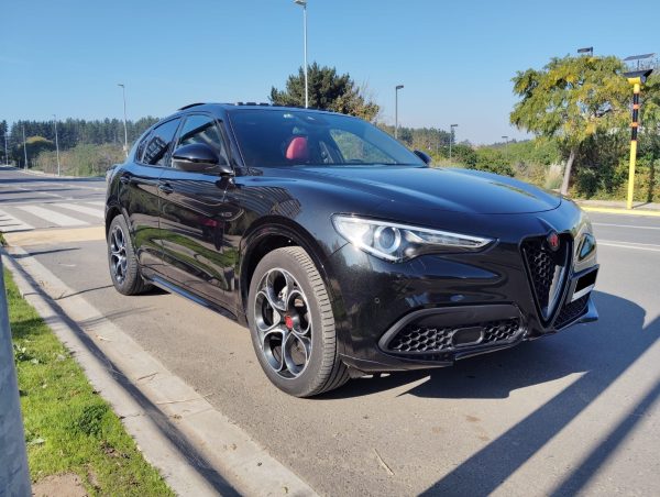 ALFA ROMEO STELVIO VELOCE SUPER AWD 2.0 AUT 2023 VALOR $37.980.000.- - Imagen 8