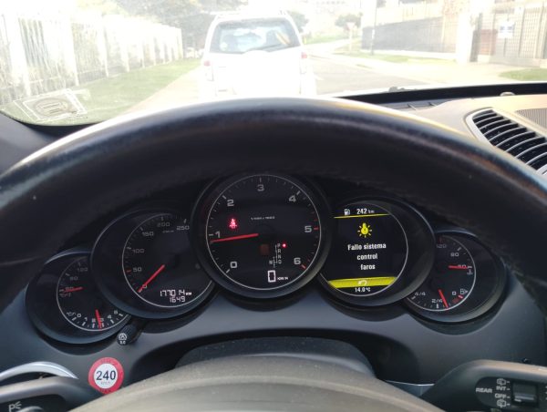 Z VENDIDO PORSCHE CAYENNE 3.0 DIESEL AÑO 2013 VALOR $17.380.000.- - Imagen 21