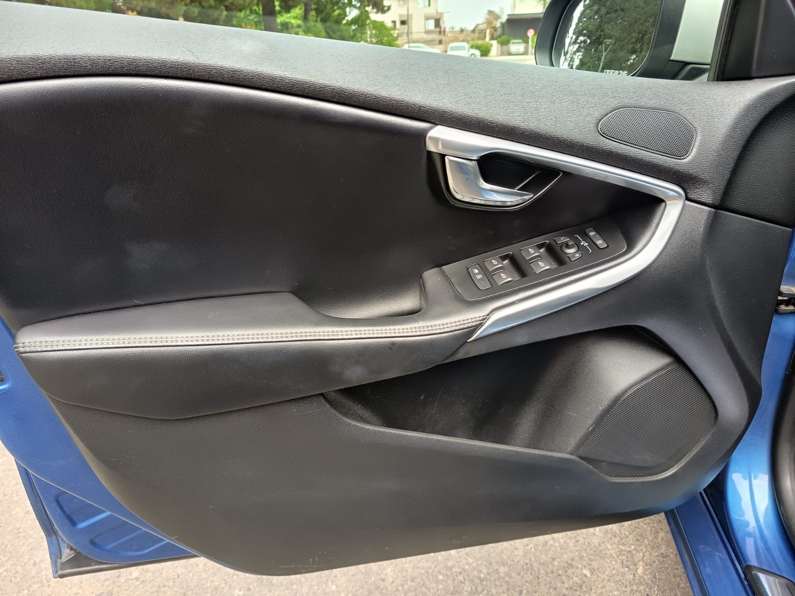 VOLVO V40 T4 2.0 R-DESIGN AÑO 2018 UN DUEÑO $13.380.000.- - Imagen 9