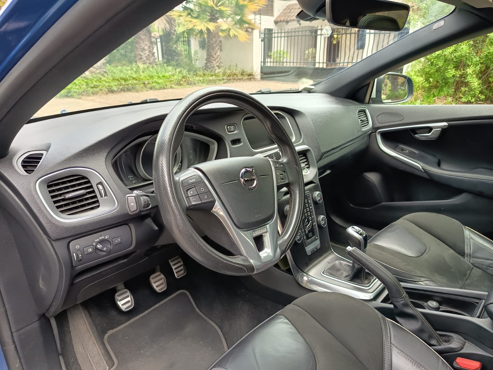 VOLVO V40 T4 2.0 R-DESIGN AÑO 2018 UN DUEÑO $13.380.000.- - Imagen 11