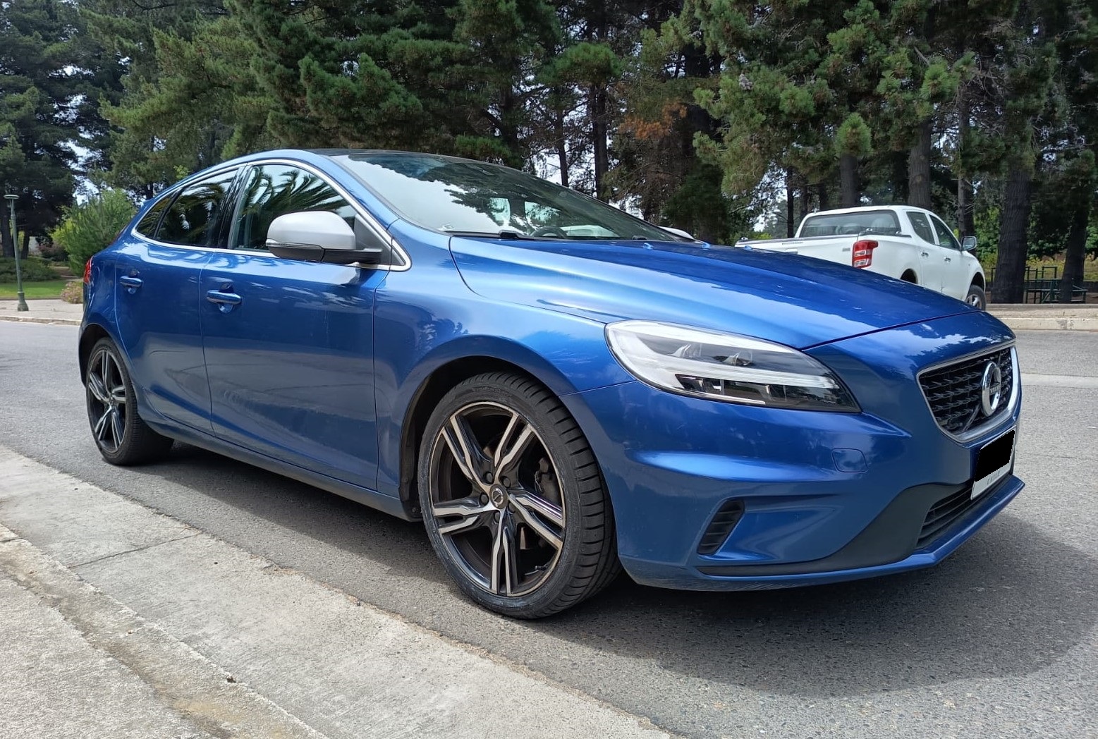 VOLVO V40 T4 2.0 R-DESIGN AÑO 2018 UN DUEÑO $13.380.000.- - Imagen 2